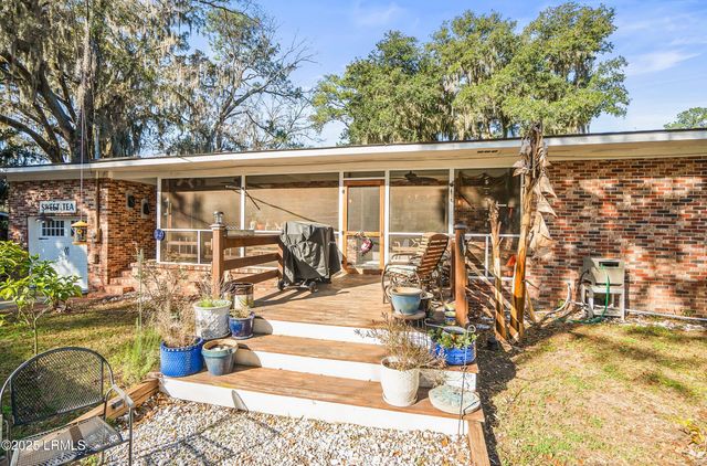 701 Battery Creek Road, Beaufort, SC 29902