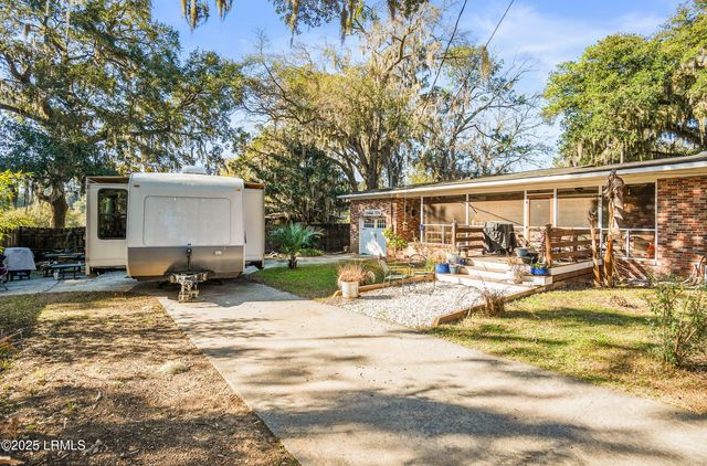 701 Battery Creek Road, Beaufort, SC 29902