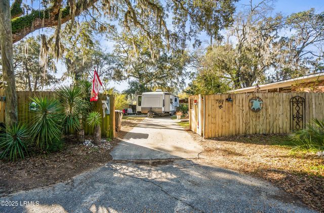 701 Battery Creek Road, Beaufort, SC 29902
