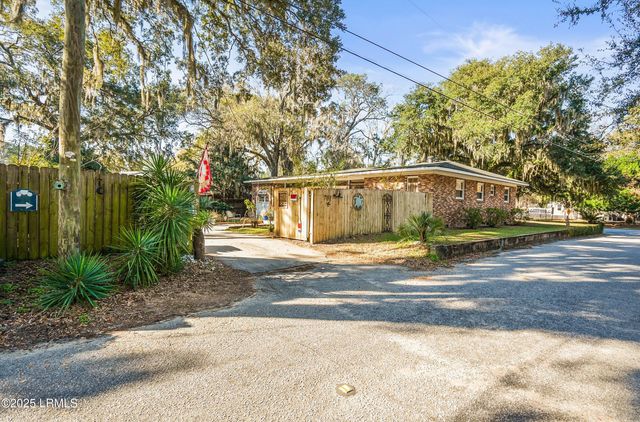 701 Battery Creek Road, Beaufort, SC 29902