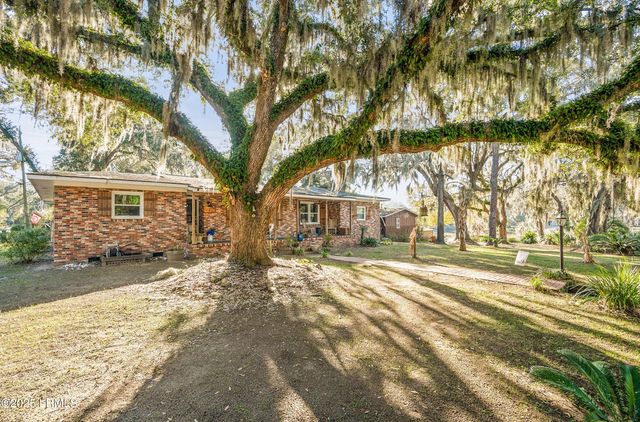701 Battery Creek Road, Beaufort, SC 29902