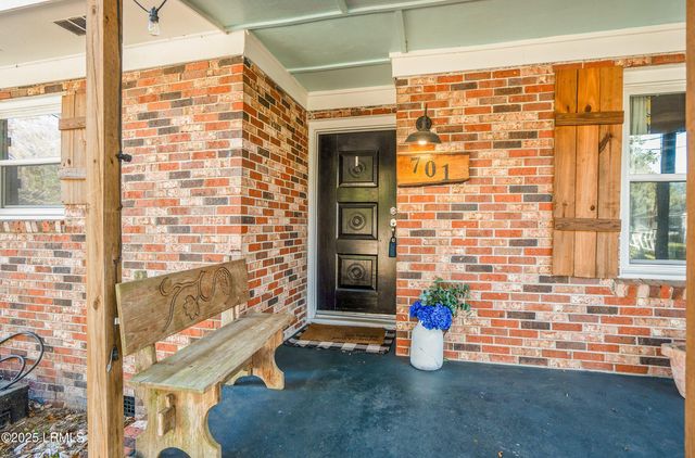 701 Battery Creek Road, Beaufort, SC 29902