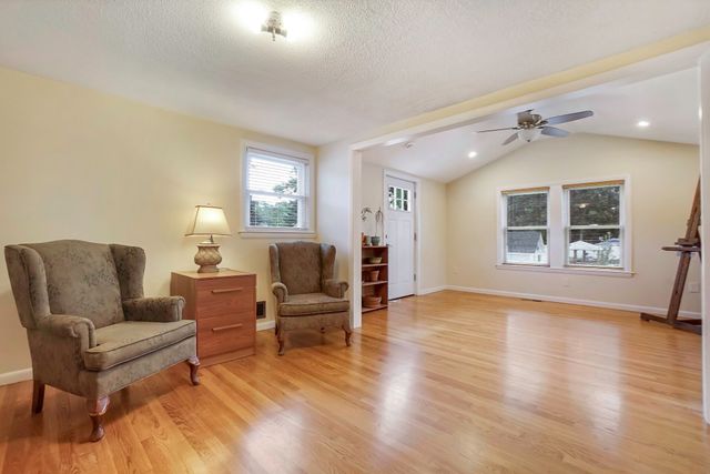 46 Dobbins Street, Waltham, MA 02451