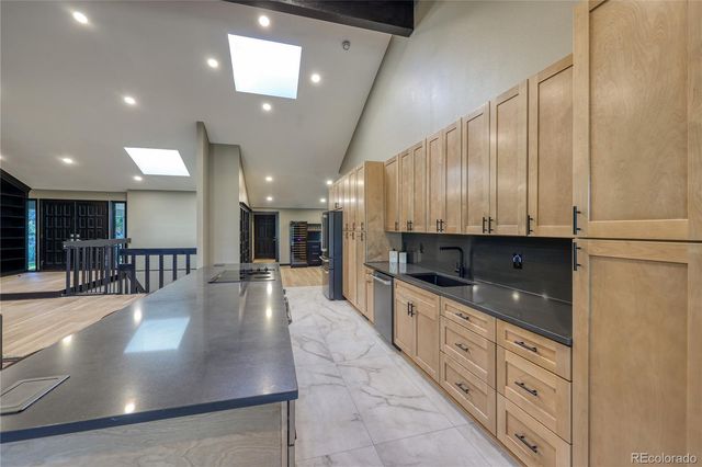 27 Beacon Hill Lane, Greenwood Village, CO 80111