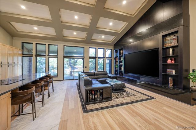 27 Beacon Hill Lane, Greenwood Village, CO 80111