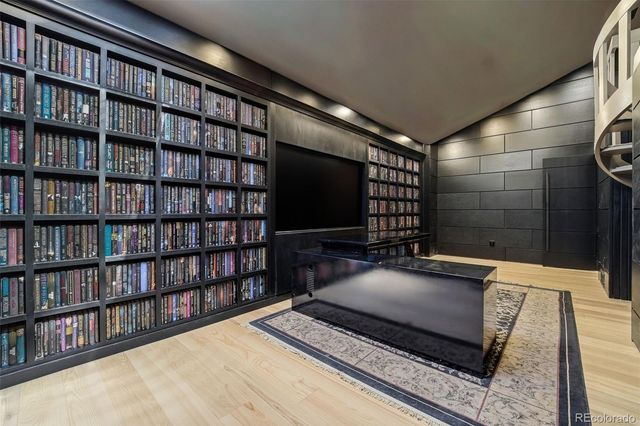 27 Beacon Hill Lane, Greenwood Village, CO 80111