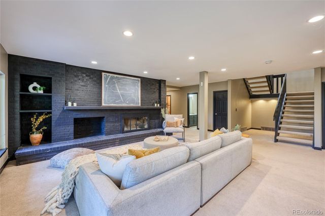 27 Beacon Hill Lane, Greenwood Village, CO 80111