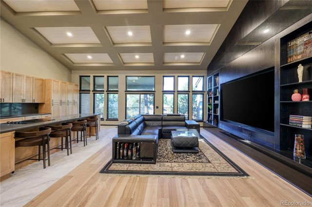 27 Beacon Hill Lane, Greenwood Village, CO 80111