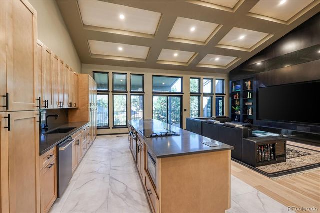 27 Beacon Hill Lane, Greenwood Village, CO 80111