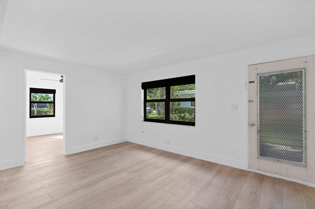 241 NE 10th Street, Delray Beach, FL 33444