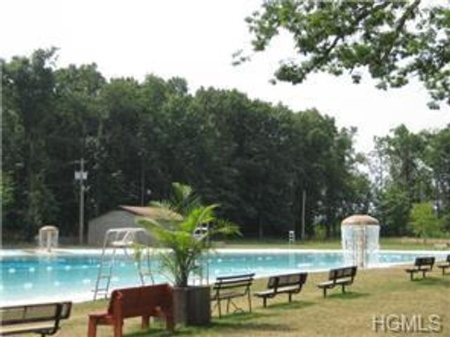17 Cherry Court, Highland Mills, NY 10930