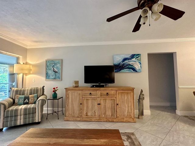 6 GARDEN Street 204P, Tequesta, FL 33469