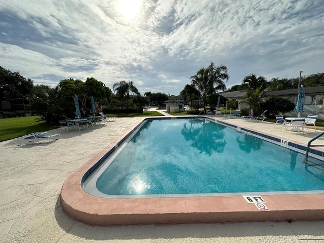 6 GARDEN Street 204P, Tequesta, FL 33469