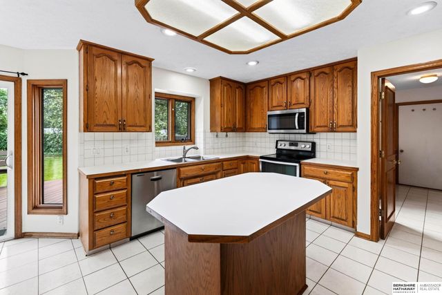 2515 Coffey Avenue, Bellevue, NE 68123