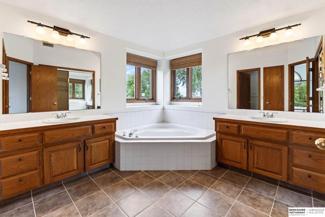 2515 Coffey Avenue, Bellevue, NE 68123