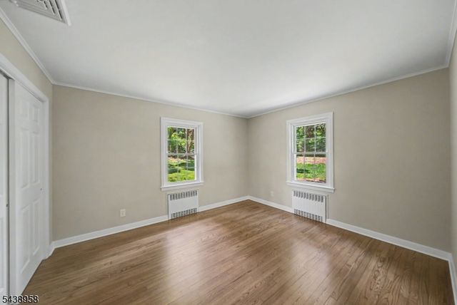 51 Park Ave, Newton Town, NJ 07860