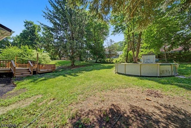 51 Park Ave, Newton Town, NJ 07860