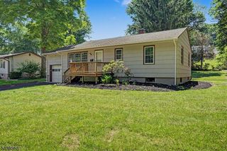 51 Park Ave, Newton Town, NJ 07860