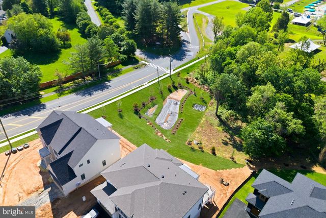 10801 MASON HUNT CT, Reston, VA 20190