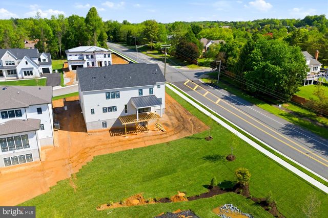 10801 MASON HUNT CT, Reston, VA 20190