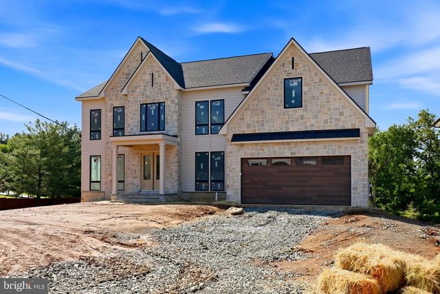 10801 MASON HUNT CT, Reston, VA 20190