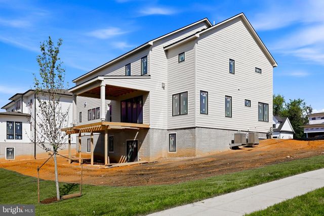 10801 MASON HUNT CT, Reston, VA 20190