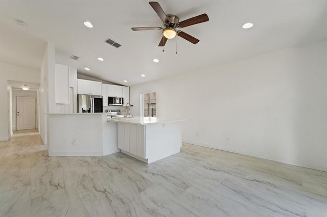 1899 Newport Isles Boulevard, Port St. Lucie, FL 34953