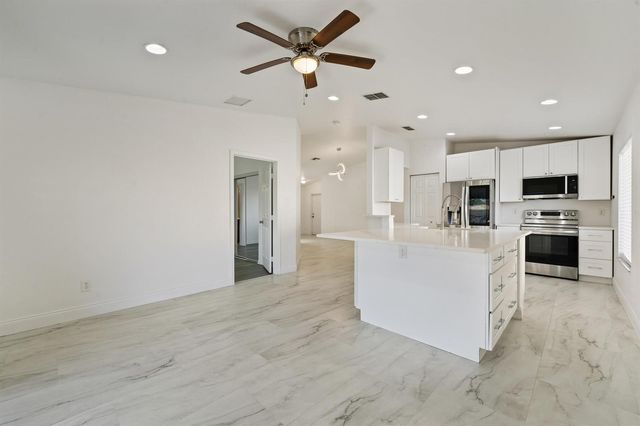 1899 Newport Isles Boulevard, Port St. Lucie, FL 34953