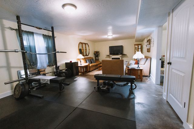 5645 S 4525 W, Hooper, UT 84315