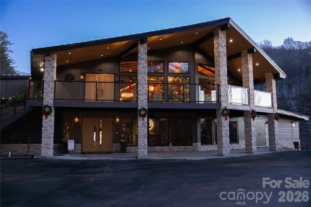 343 Chestnut Village Lane 11 & 12, Mars Hill, NC 28754