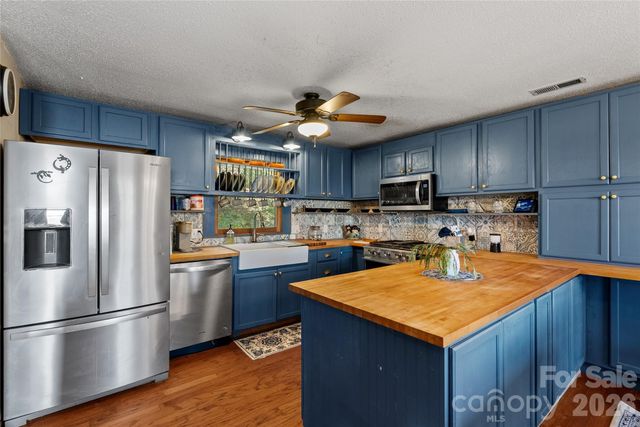 343 Chestnut Village Lane 11 & 12, Mars Hill, NC 28754