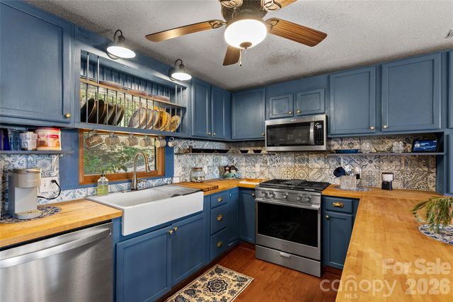 343 Chestnut Village Lane 11 & 12, Mars Hill, NC 28754