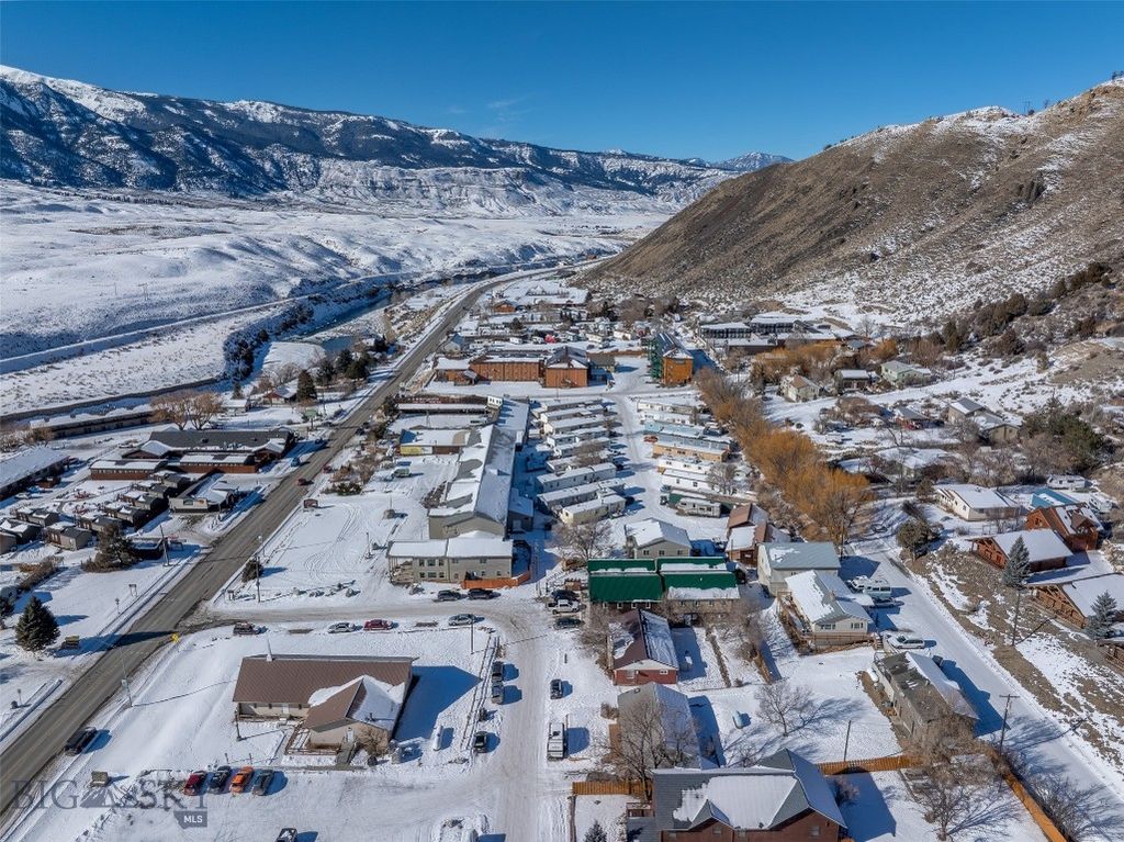 102 Travertine Street, Gardiner, MT 59030 photo 13
