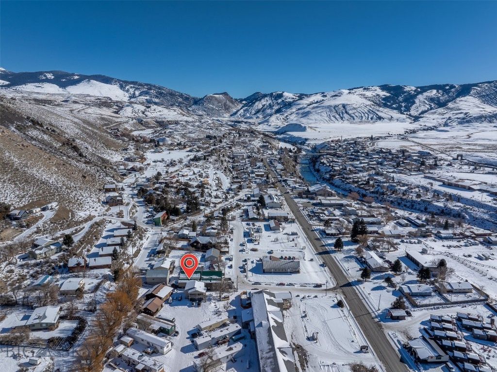 102 Travertine Street, Gardiner, MT 59030 photo 14