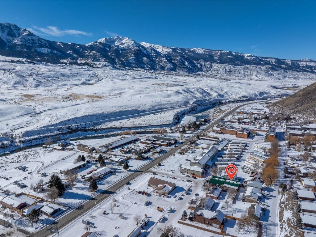 102 Travertine Street, Gardiner, MT 59030 photo 15