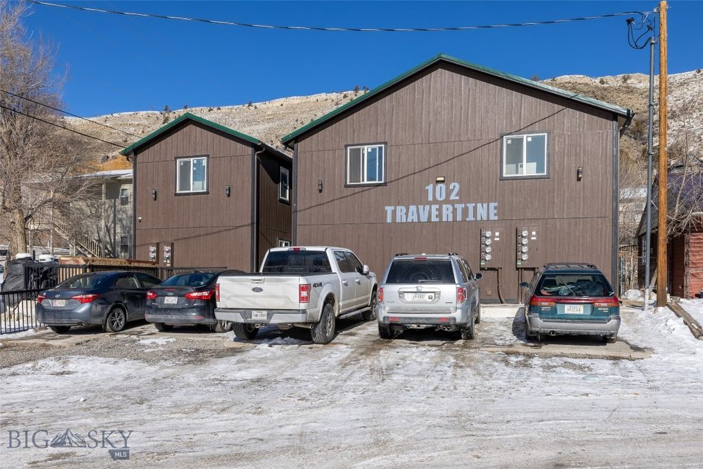 102 Travertine Street, Gardiner, MT 59030 photo 2