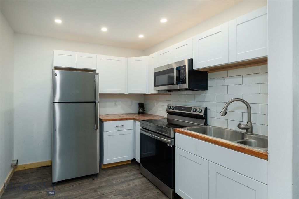 102 Travertine Street, Gardiner, MT 59030 photo 3