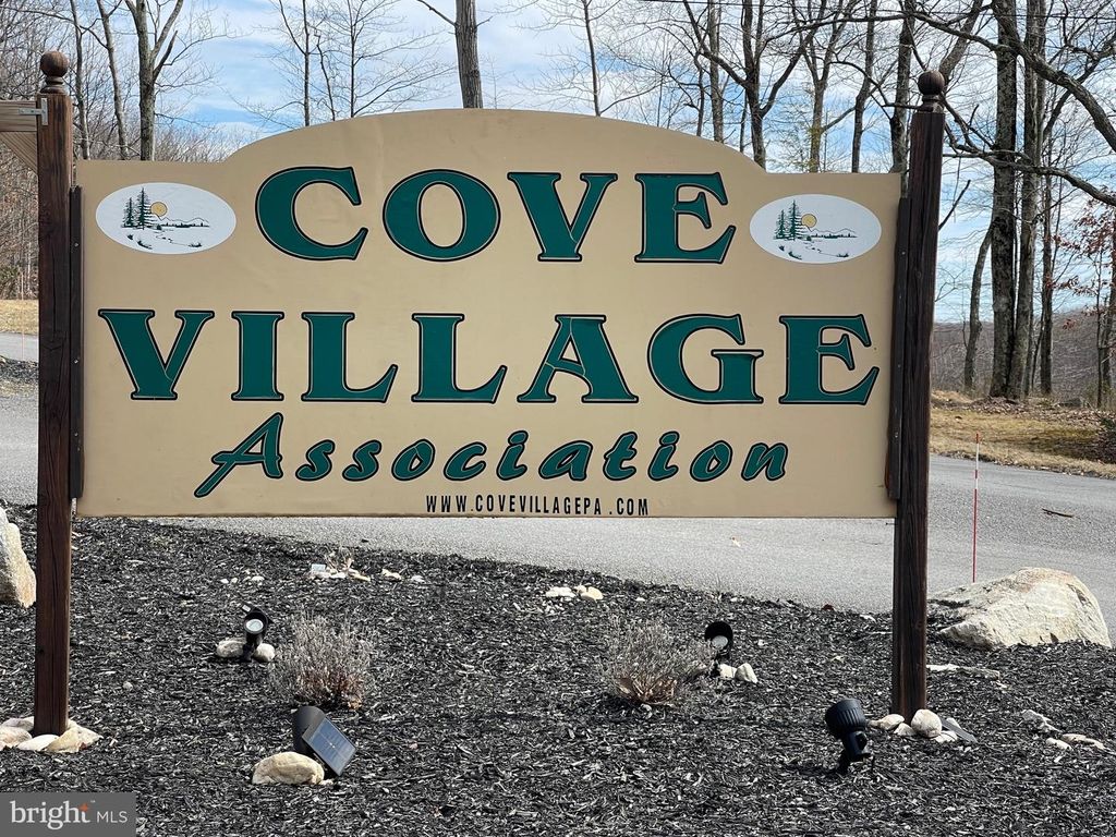 424 CAMEL BACK, Zion Grove, PA 17985