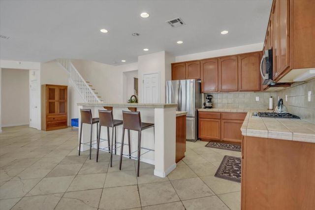 5704 Oakmont Drive, Richmond, CA 94806