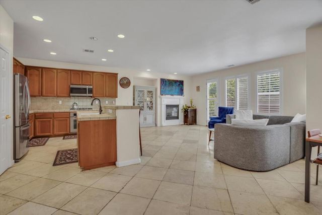5704 Oakmont Drive, Richmond, CA 94806