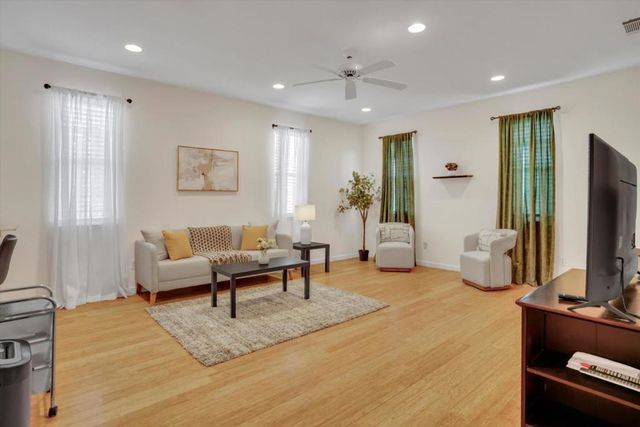 5704 Oakmont Drive, Richmond, CA 94806