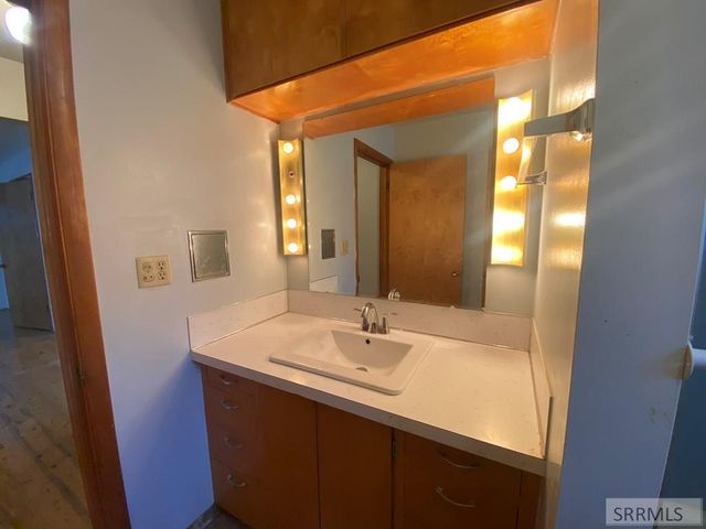 220 S 10th Street, Challis, ID 83226