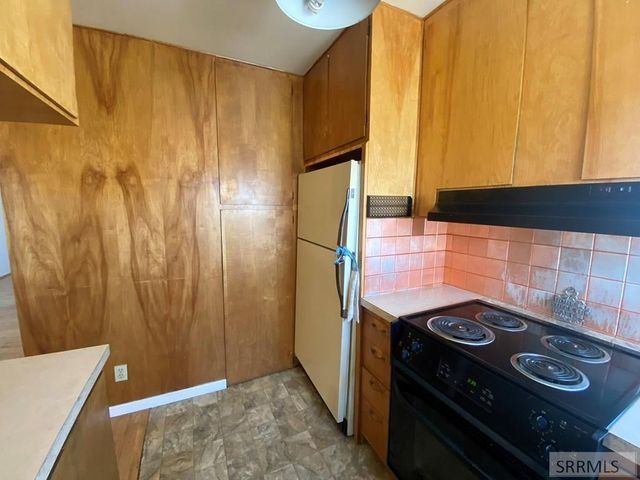 220 S 10th Street, Challis, ID 83226