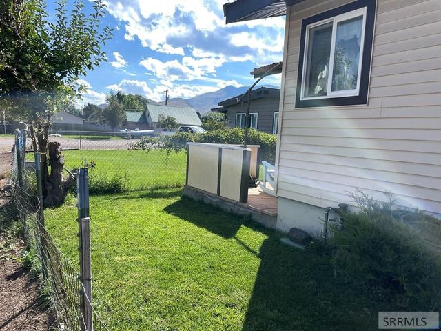 220 S 10th Street, Challis, ID 83226