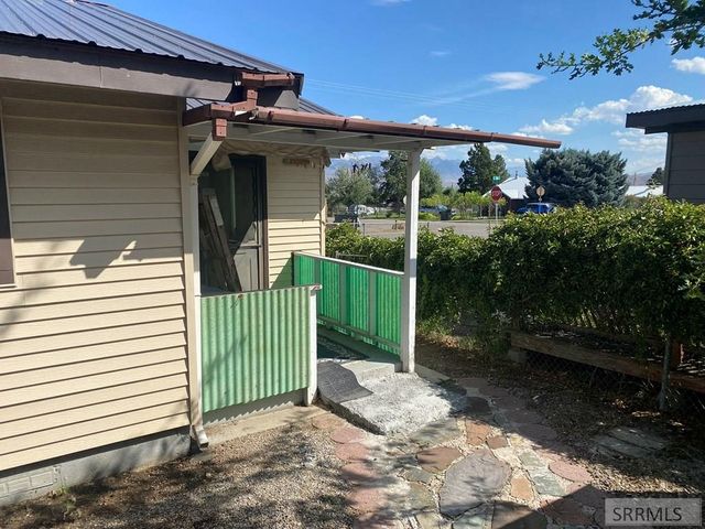 220 S 10th Street, Challis, ID 83226