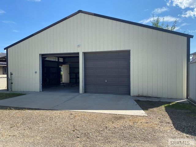 220 S 10th Street, Challis, ID 83226