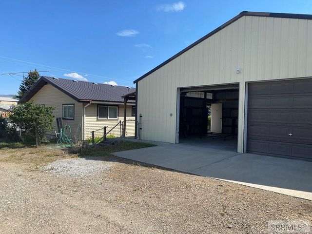 220 S 10th Street, Challis, ID 83226