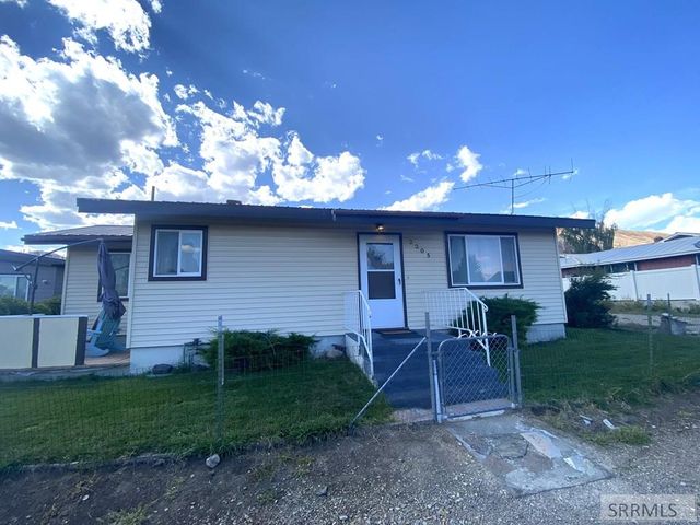 220 S 10th Street, Challis, ID 83226