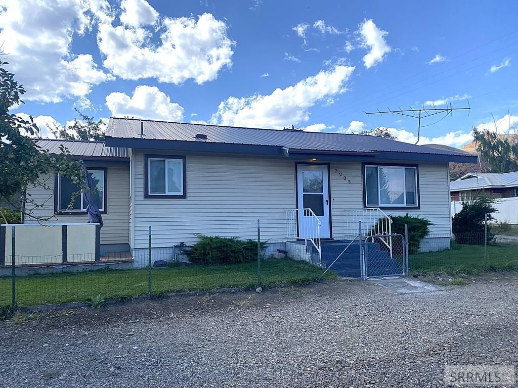 220 S 10th Street, Challis, ID 83226