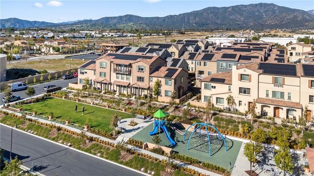 2142 Emerald Grotto, Upland, CA 91786